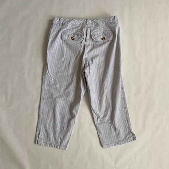 Dockers Pinstripe Stretchy Capri Pants Blue Stripes on White - Picture 2 of 4